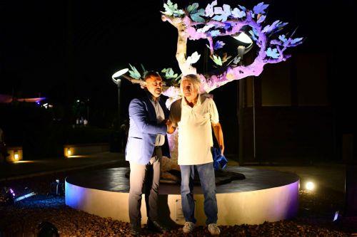 Αποκαλυπτήρια του γλυπτού «Η Συκιά του Πρωταρά» στην παραλία Fig Tree Bay