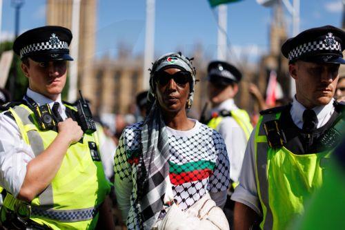 Πάνω από 50 συλλήψεις διαδηλωτών κατά απαγόρευσης δικτύου Palestine Action στο Λονδίνο