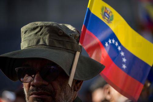 Ο Μαδούρο ανακοινώνει την ανάπτυξη 4,5 εκατ. εθνοφυλάκων αντιδρώντας στις «απειλές» ΗΠΑ