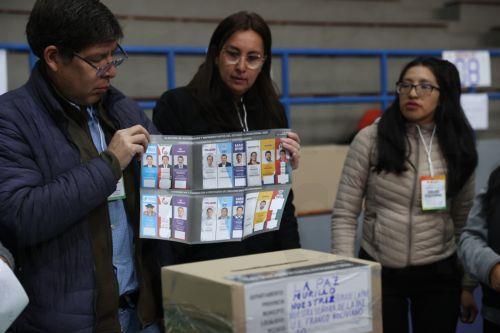 Στις κάλπες σήμερα η Βολιβία για την εκλογή νέου προέδρου
