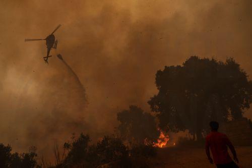 Σφοδρές πυρκαγιές στην Πορτογαλία παρά την πτώση θερμοκρασιών