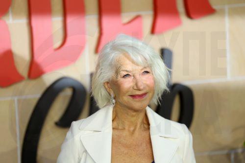 Η Έλεν Μίρεν «μάγεψε» το Παρίσι στην Εβδομάδα Μόδας