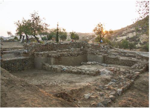 Προϊστορικοί οικισμοί και μεσαιωνικό συγκρότημα στον Κ. Πύργο Τηλλυρίας, λέει στο ΚΥΠΕ ο αρχαιολόγος Στ. Περδίκης