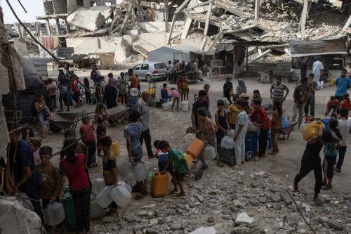 Ο επικεφαλής της UNRWA καλεί το Ισραήλ να σταματήσει να αρνείται ευθύνη για το λιμό στη Γάζα