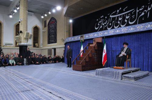 Ο Χαμενέι καλεί σε εθνικό μέτωπο κατά της προσπάθειας ΗΠΑ για υποταγή