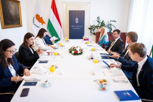 Στη Βουδαπέστη για επίσκεψη εργασίας η Υφυπουργός για Ευρωπαϊκά Θέματα