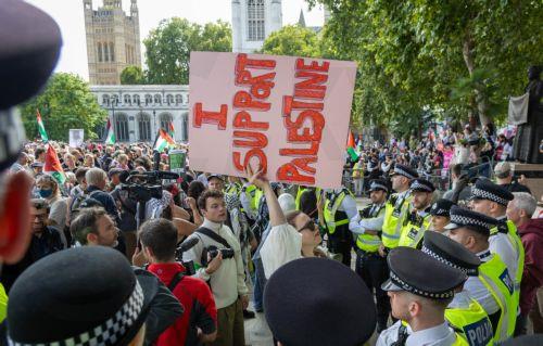 Δεκάδες συλλήψεις υποστηρικτών της απαγορευμένης οργάνωσης Palestine Action στο ΗΒ