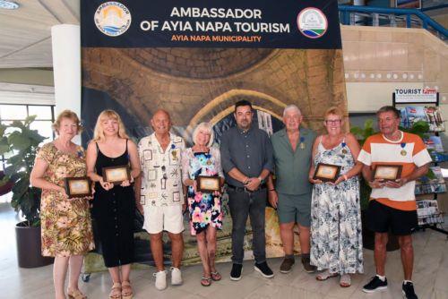 Πέντε Βρετανοί και δύο Ελβετίδες ανακηρύχθηκαν «Πρέσβεις Τουρισμού Αγίας Νάπας»