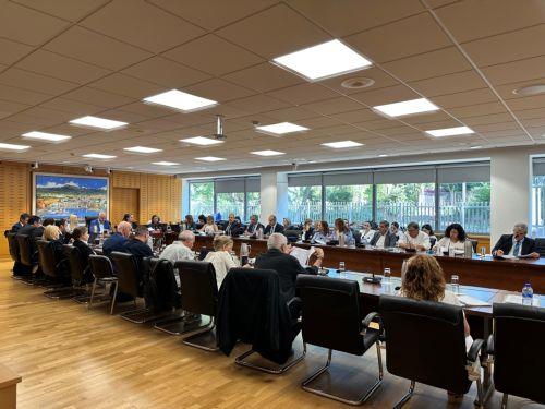 Ο ΠΔΣ αναμένει θέσεις επιτροπών του πριν τοποθετηθεί για ν/σ διαχωρισμού εξουσιών ΓΕ