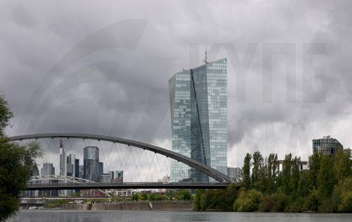 Η ΕΚΤ δεν πρέπει να βιαστεί να προσαρμόσει τα επιτόκια, είπε ο Καζάκς