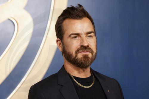 Ο Τζάστιν Θερού και η Νικόλ Μπράιντον Μπλουμ περιμένουν το πρώτο τους παιδί