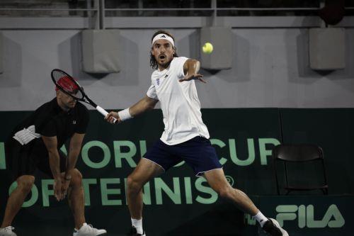 Σε επέμβαση υποβλήθηκε ο Τσιτσιπάς