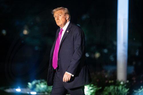 Φτάνει στη Βρετανία για επίσημη επίσκεψη ο Πρόεδρος των ΗΠΑ Τραμπ