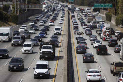 Εξοικονόμηση 1,7 εκ. βαρελιών πετρελαίου την ημέρα το 2025 από ηλεκτρικά οχήματα, σύμφωνα με μελέτη