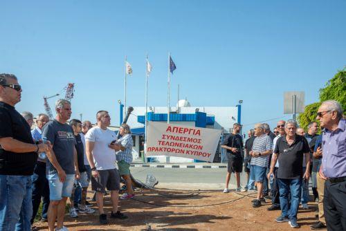 Πήραν πρόταση από Υπουργείο και αποφασίζουν για την απεργία οι εκτελωνιστές