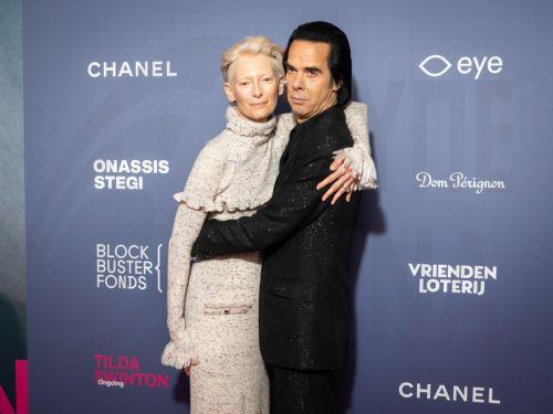 Ντοκιμαντέρ για τον Νικ Κέιβ και σειρά βασισμένη σε μυθιστόρημά του από το Sky