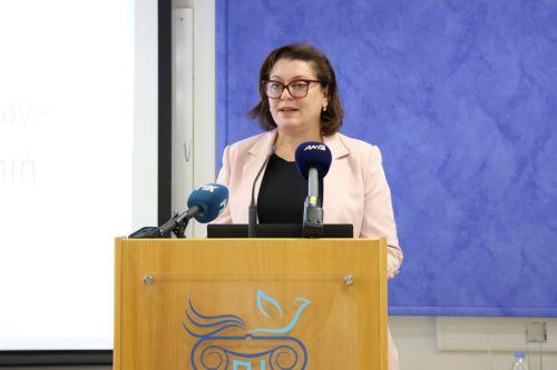 Στη Ντόχα του Κατάρ για επίσημη επίσκεψη η Υπουργός Παιδείας