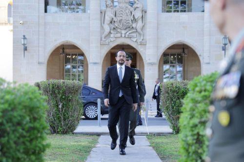 ΚΕ: Για συνεργασία ΝΑΤΟ-ΕΕ και ζητήματα άμυνας και ασφάλειας συζήτησαν ΠτΔ-Ρούτε