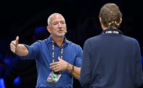 Κέντρα δεδομένων θα κατασκευαστούν στο διάστημα, λέει ο Μπέζος