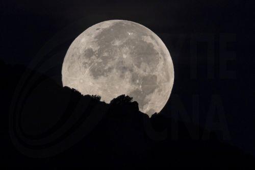 Δείγματα της Σελήνης από το Apollo 17 αποκαλύπτoυν τη σύσταση του μανδύα της