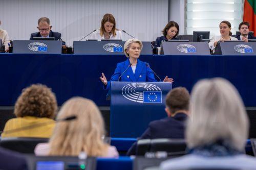 Φον ντερ Λάιεν: Η Ευρώπη να απαντήσει με ενότητα στον υβριδικό πόλεμο της Ρωσίας