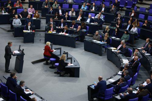 H Γερμανία κατήργησε τη διαδικασία ταχείας πολιτογράφησης