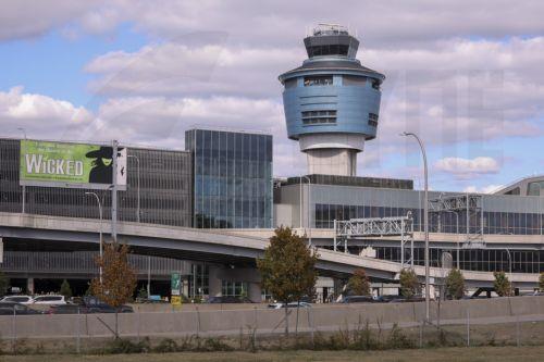 Ο Τραμπ απαίτησε τη Δευτέρα από τους ελεγκτές εναέριας κυκλοφορίας να επιστρέψουν στην εργασία τους