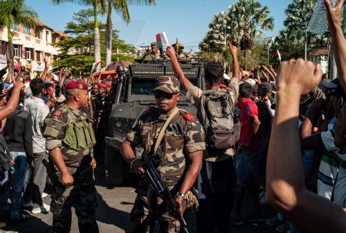 Ο στρατός ανακοίνωσε ότι ανέλαβε την εξουσία στη Μαγαδασκάρη