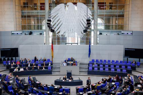 Κριτική από Γερμανούς βουλευτές για στάση Μερτς κατά την επίσκεψη στην Άγκυρα