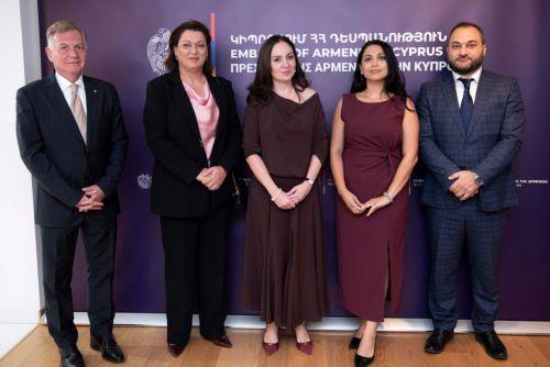 Η Κύπρος στηρίζει την πορεία της Αρμενίας για ευθυγράμμιση με ΕΕ, είπε η Υπ. Παιδείας (2)