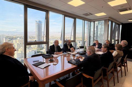 Με τις ηγεσίες συνδικαλιστικών οργανώσεων συζητούν οι Υπουργοί για την ΑΤΑ