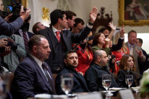 Δεν απαιτεί αποκήρυξη ένταξης στο ΝΑΤΟ το νέο σχέδιο ειρήνευσης, λέει ο Ζελένσκι