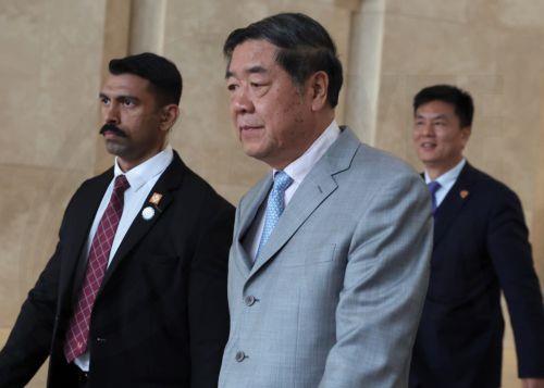 Πεπεισμένος ότι θα καταλήξει σε εμπορική συμφωνία με την Κίνα δηλώνει ο Τραμπ