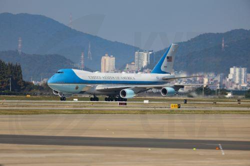 Γιατί το αεροσκάφος του Τραμπ έκανε αναστροφή λόγω μικρού ηλεκτρικού προβλήματος;