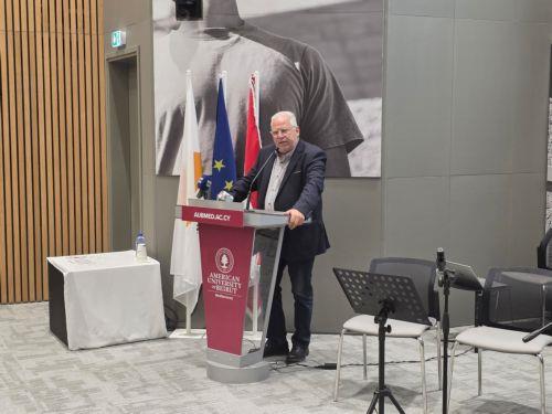 Η παιδεία οφείλει να προβάλλει πρωτοβουλίες που συνδέουν τη γνώση με την πράξη, είπε η ΥΠΑΝ