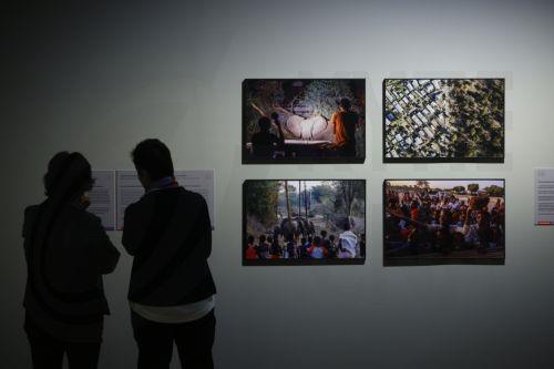Φωτογραφίες των νικητών του World Press Photo 2025 σε έκθεση στη Βαρκελώνη