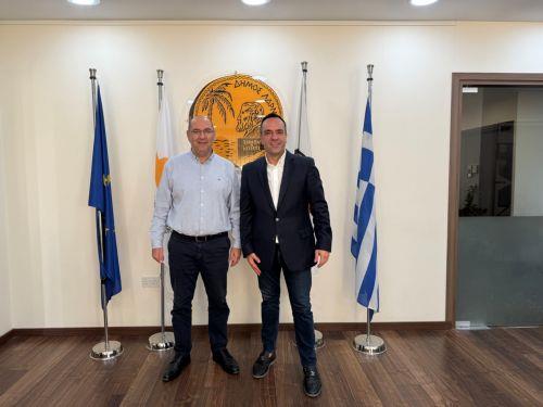 Συζήτησαν θέματα συνεργασίας Δήμαρχος Λάρνακας και Αντιπρόεδρος CLRAE