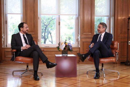 Τηλεφωνική επικοινωνία Προέδρου με Μητσοτάκη ενόψει προσπαθειών στο Κυπριακό
