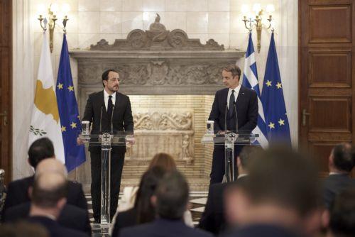 Λευκωσία-Αθήνα σε απόλυτο συντονισμό, λέει το Μαξίμου για τηλεφωνική επικοινωνία Μητσοτάκη-Χριστοδουλίδη