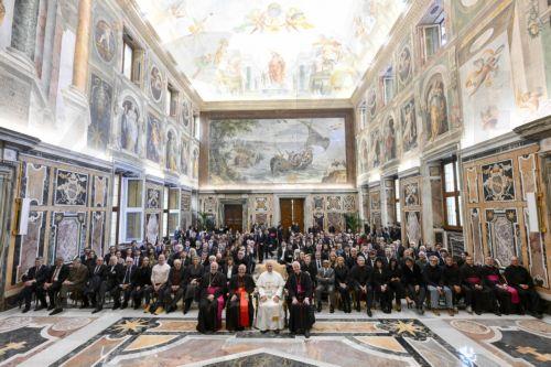 Με ηθοποιούς και σκηνοθέτες από όλο τον κόσμο συναντήθηκε ο πάπας