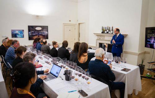 Degustação Bombástica em Londres: Mais de 60 Vinhos Cipriotas Despertam os Sentidos!