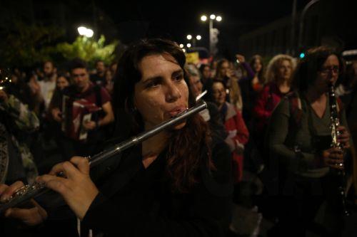 Χιλιάδες πολίτες τίμησαν και φέτος την επέτειο του Πολυτεχνείου