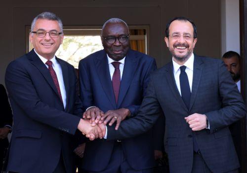 Για τέσσερα θετικά σημεία στην πρώτη συνάντηση με Έρχιουρμαν μίλησε ο Πρόεδρος (2)