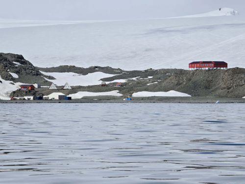 Βουλγαρική αποστολή στην Ανταρκτική ξεκινά δραστηριότητες στο νησί Λίβινγκστον