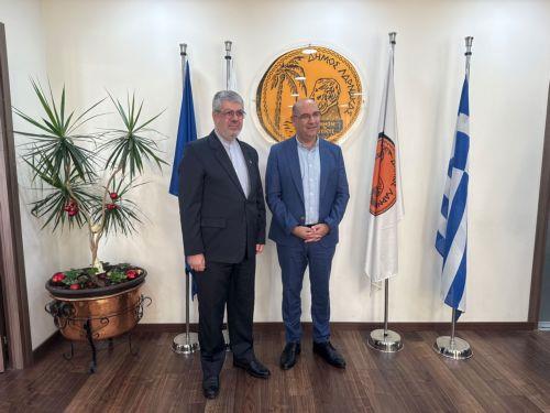 Ενίσχυση συνεργασίας συζήτησαν Δήμαρχος Λάρνακας - Πρέσβης Ιράν