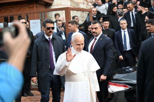 Έφτασε στον Λίβανο για επίσκεψη ο Πάπας Λέων