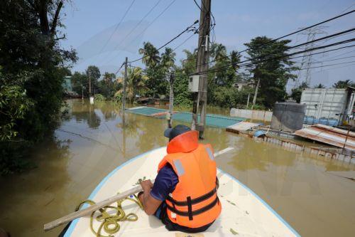 Πέραν των 400 οι νεκροί εξαιτίας πλημμυρών και κατολισθήσεων στη Σρι Λάνκα
