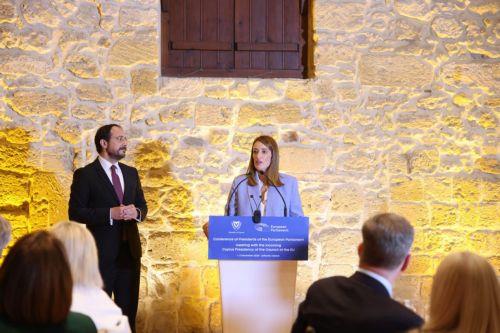 H ΕΕ πρέπει να επουλώσει το τραύμα της κατοχής και της διαίρεσης είπε ο ΠτΔ [ΒΙΝΤΕΟ]