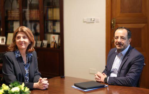 Aισιόδοξη η Ολγκίν μετά τη συνάντηση με ΠτΔ, καλό σημάδι η συνάντηση ηγετών λέει [ΒΙΝΤΕΟ]