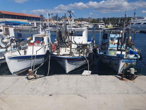 Φωτιά σε ελλιμενισμένο σκάφος στην Πάφο, δεν κινδύνευσε κάποιος άνθρωπος